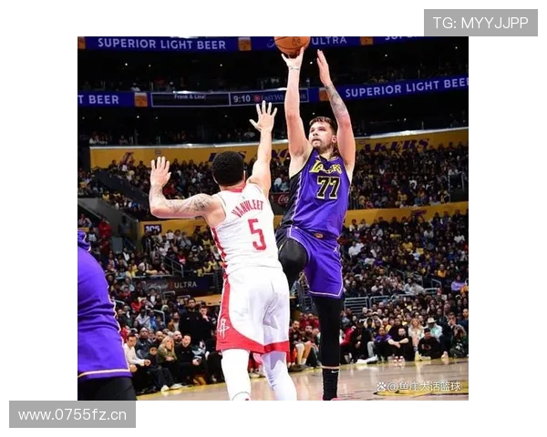 场均上场时间榜：马克西领跑 东契奇紧随其后 火箭三将进前十